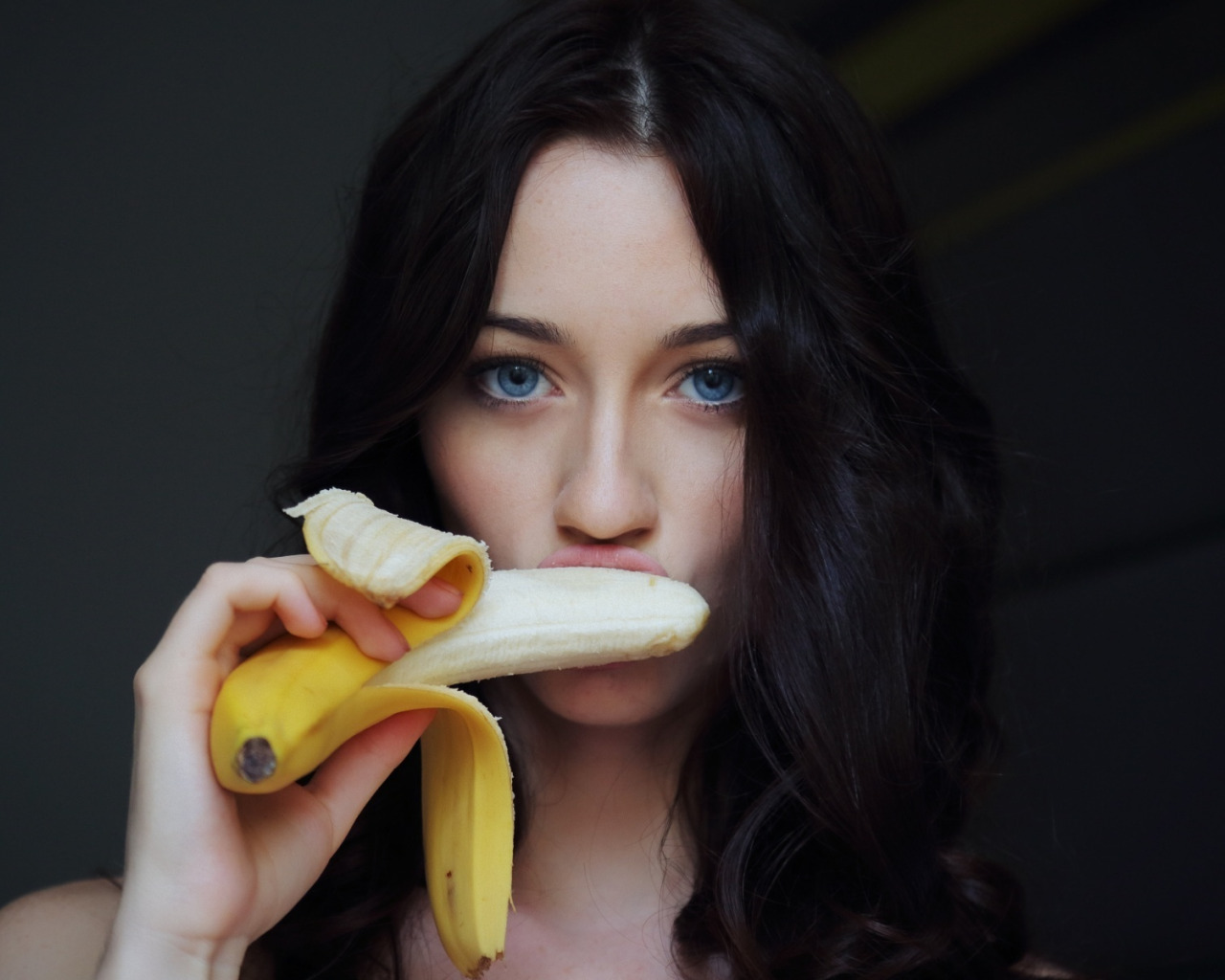 Девушки И Банан Фото Бесплатно