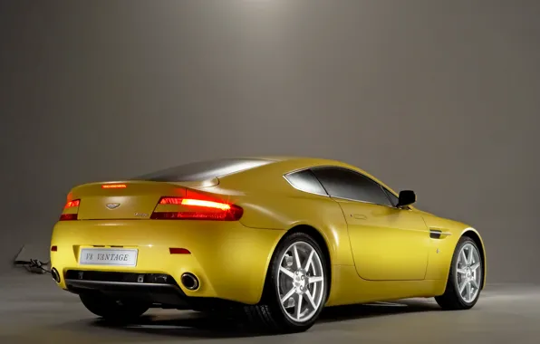 Picture yellow, Aston Martin, Vantage