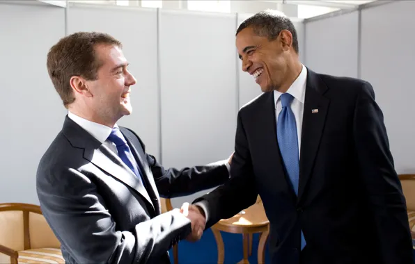 Picture smile, meeting, friendship, friends, presidents, 2009, Moscow, Barack Obama, handshake, friends, Medvedev