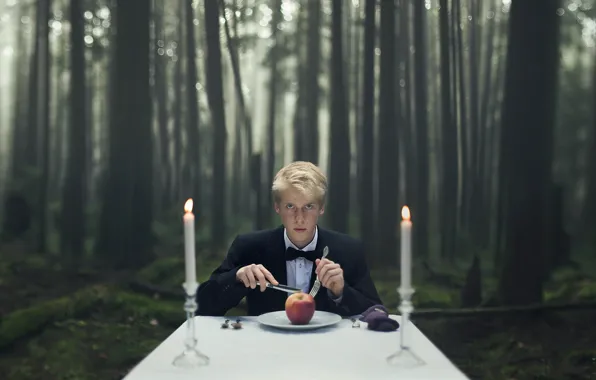 Picture table, Apple, candles, guy