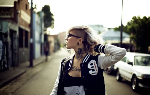 Picture car, girl, sexy, fashion, model, tattoo, hair, blonde, glasses, hipster, sara fabel, blurred background