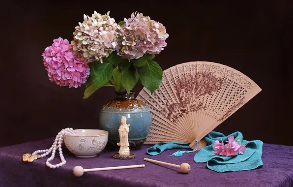 Picture table, background, bowl, petals, fan, fabric, beads, vase, figurine, lilac, clips