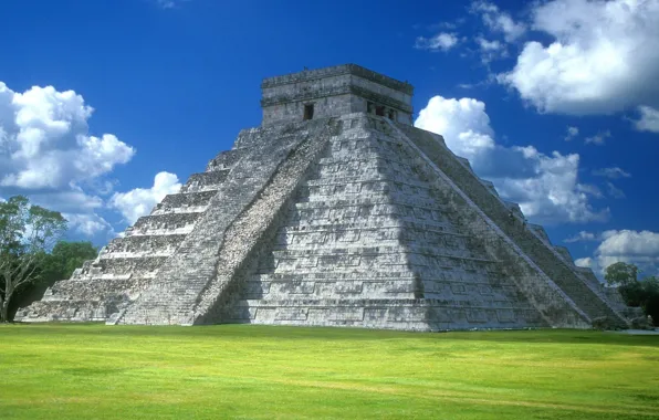 Picture Mexico, The Pyramid Of Kukulkan, Yucatan