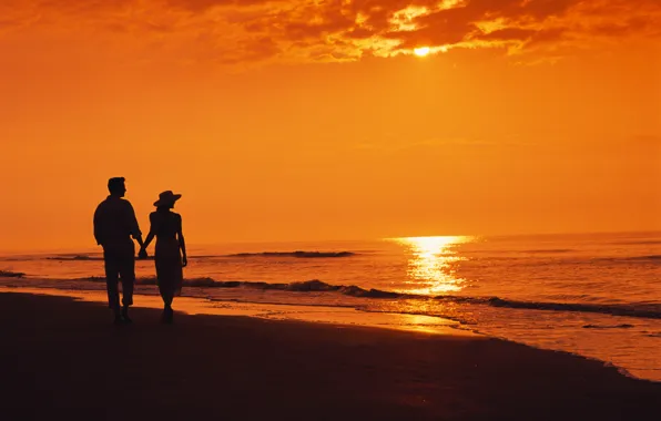 Picture sea, beach, sunset, the evening, two, beach, silhouettes, sunset, couple, walking
