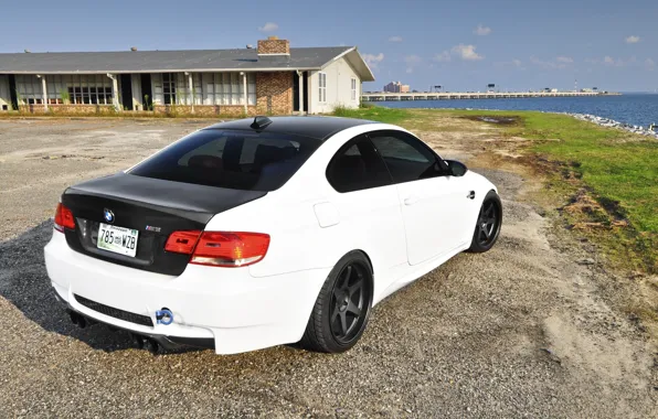 Picture white, bmw, BMW, coupe, white, rear view, e92, trunk lid, carbon fiber