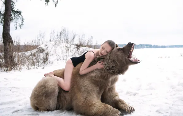 Picture winter, forest, girl, bear, roar
