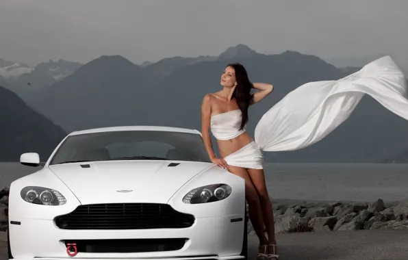 Picture girl, Aston Martin, V8 Vantage