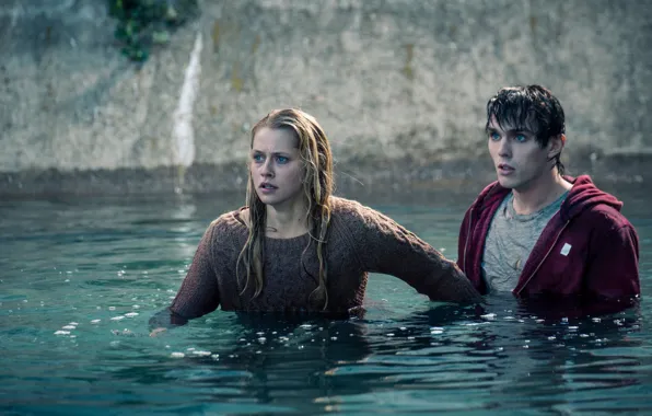 Picture girl, the film, guy, Nicholas Hoult, Teresa Palmer, warm bodies
