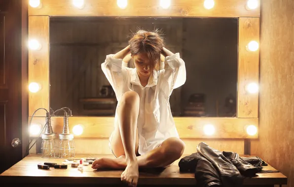 Picture girl, mirror, shirt, legs, sitting, light bulb