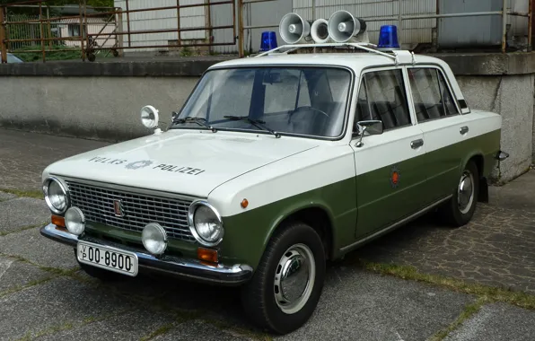 Picture Police, VAZ, GDR, Lada 1200S, The people's police