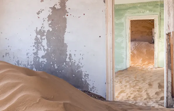 Picture sand, door, room