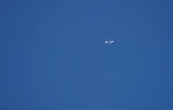 Picture the sky, minimalism, the plane