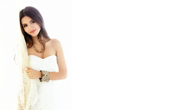Picture eyes, look, girl, smile, background, hair, brunette, bracelet, beautiful, WHITE, Victoria, victoria justice