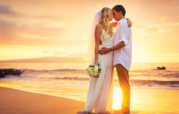 Picture happy, beach, sea, sunset, couple, wedding, bride, just married, kissing