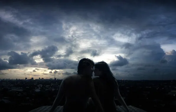 Picture roof, clouds, love, the city, the evening, pair