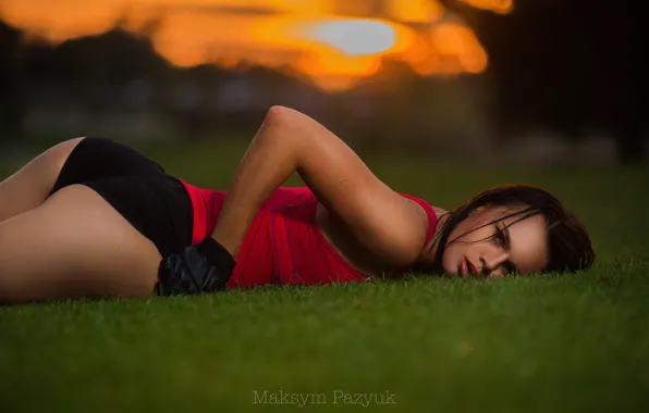 Picture field, sunset, lawn, wet, makeup, Mike, figure, brunette, hairstyle, lies, gloves, shorts, on the grass, …