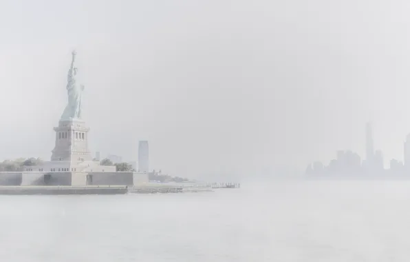 Picture New York, Through early morning, mist I see