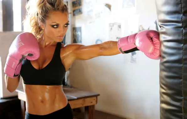Picture woman, boxing, blonde, training, gloves pink boxing