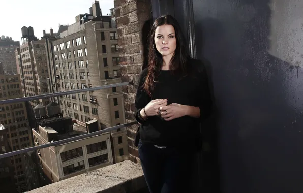 Picture look, the city, pose, background, wall, model, view, ring, actress, brunette, Jaimie Alexander, Jaimie Alexander, …