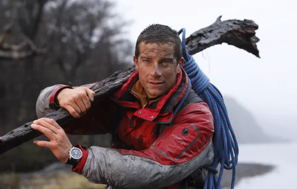 Picture dirty, man, log, rope, Bear Grylls, Ultimate Survival, Bear Grylls, To survive at any cost