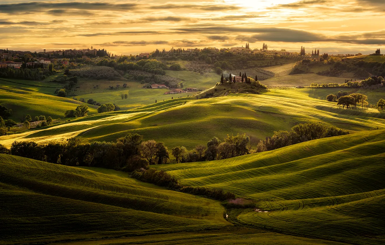 Photo wallpaper the sky, clouds, light, field, Italy, Tuscany
